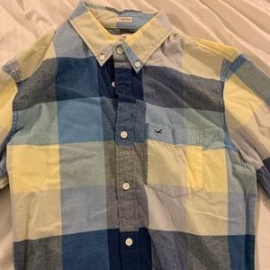 Hollister Epic Flex Stretch Shirt, Blue and Yellow